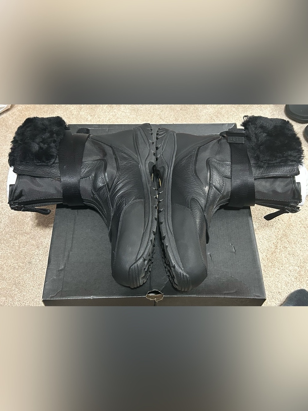 UGGs Men's Tahoe Black Rated To Watwrproof Boots - Picture 3 of 6